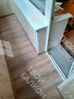 Холодное остекление и отделка П-образного балкона